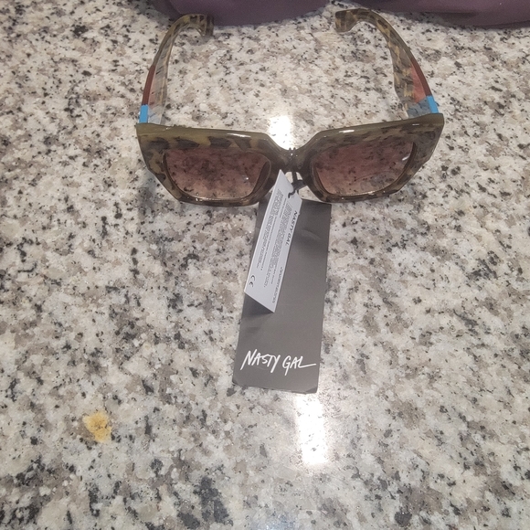NWT NASTY GAL: I Only Have Eyes For You Oversized Tortoise shell Sunglasses - Picture 5 of 10